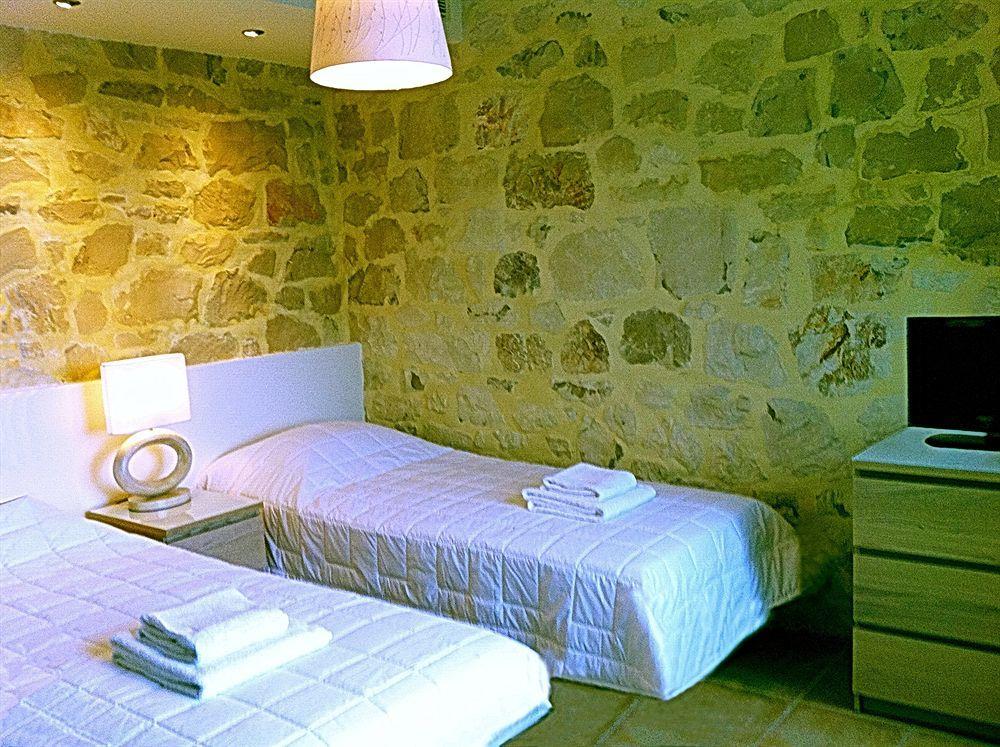 Exensian Villas&Suites Marathiás Exterior foto