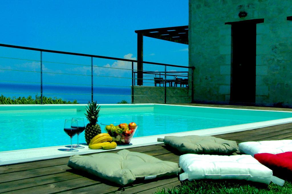 Exensian Villas&Suites Marathiás Exterior foto